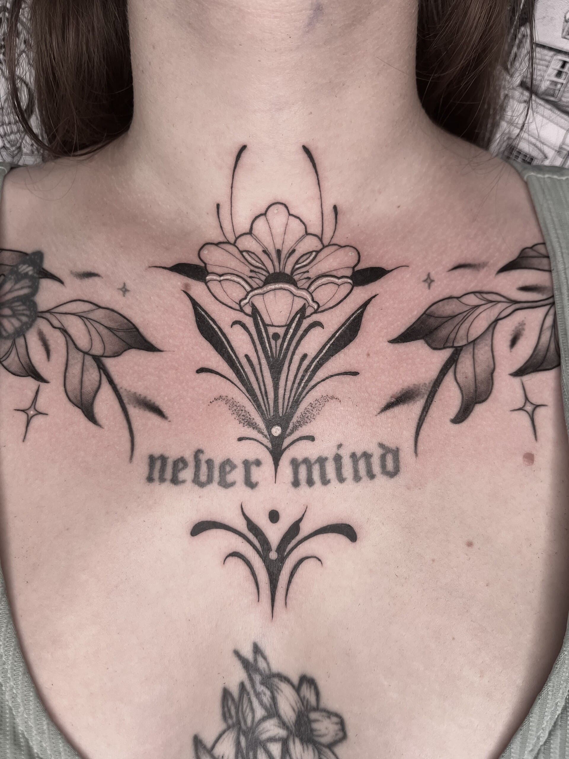 Tatouage floral ornemental