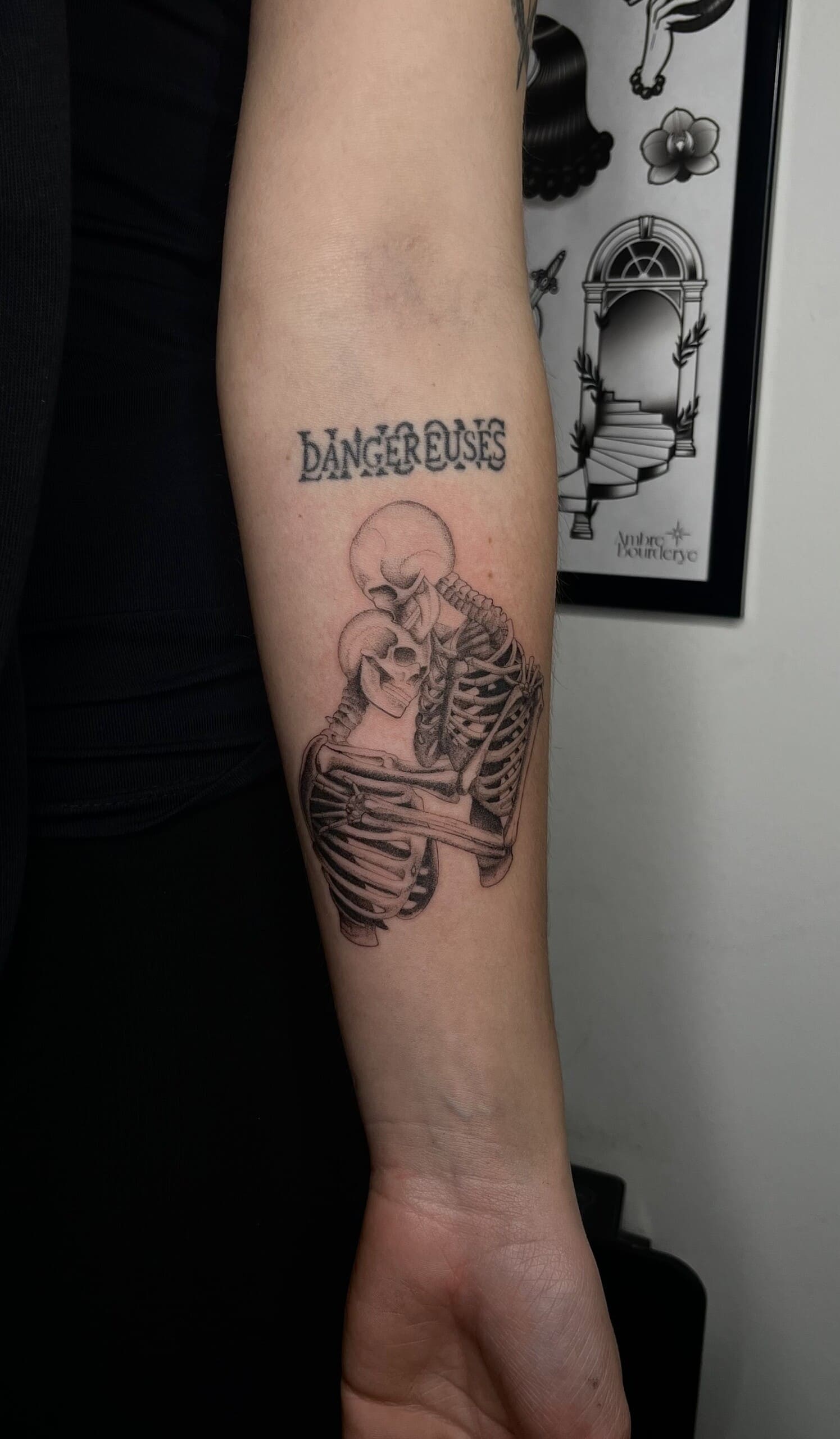 Tatouage fine line squelettes