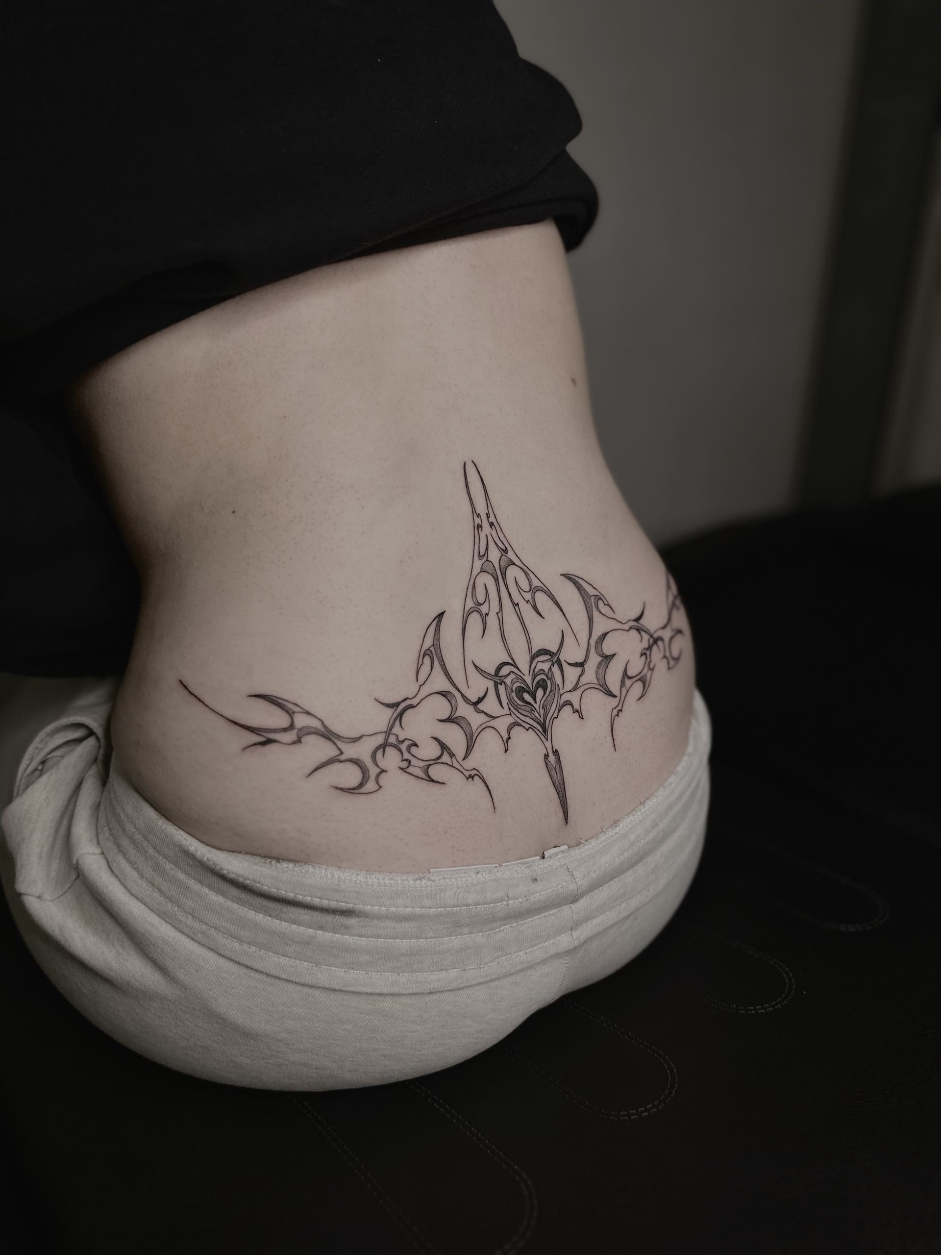 Tatouage néo tribal cyber sigilism