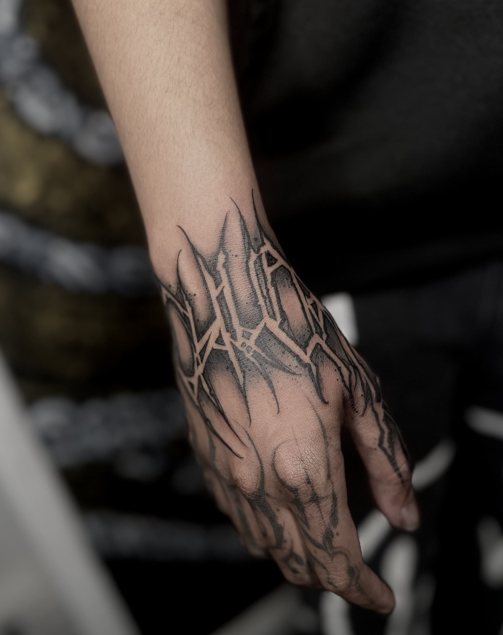 Tatouage negatif dark lettering