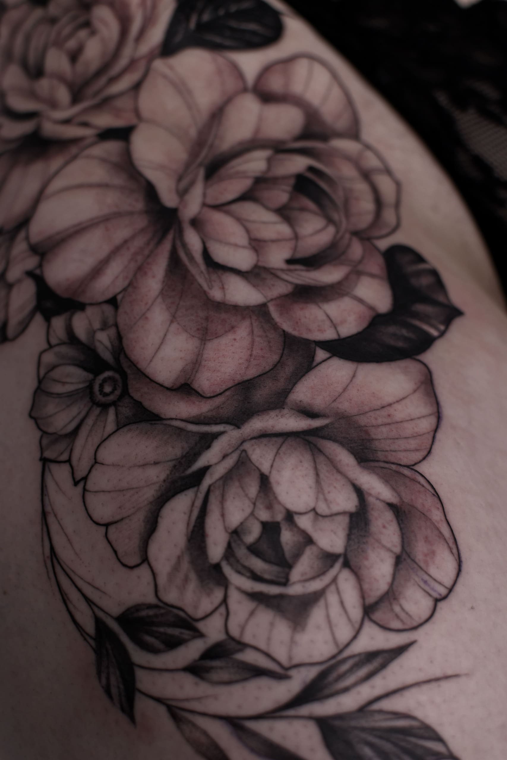 Tatouage fine line Floral
